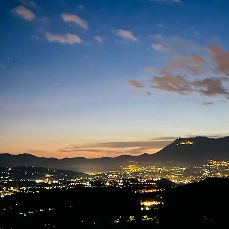 Villa Mandetta B&B Santo Stefano del Sole ภายนอก รูปภาพ