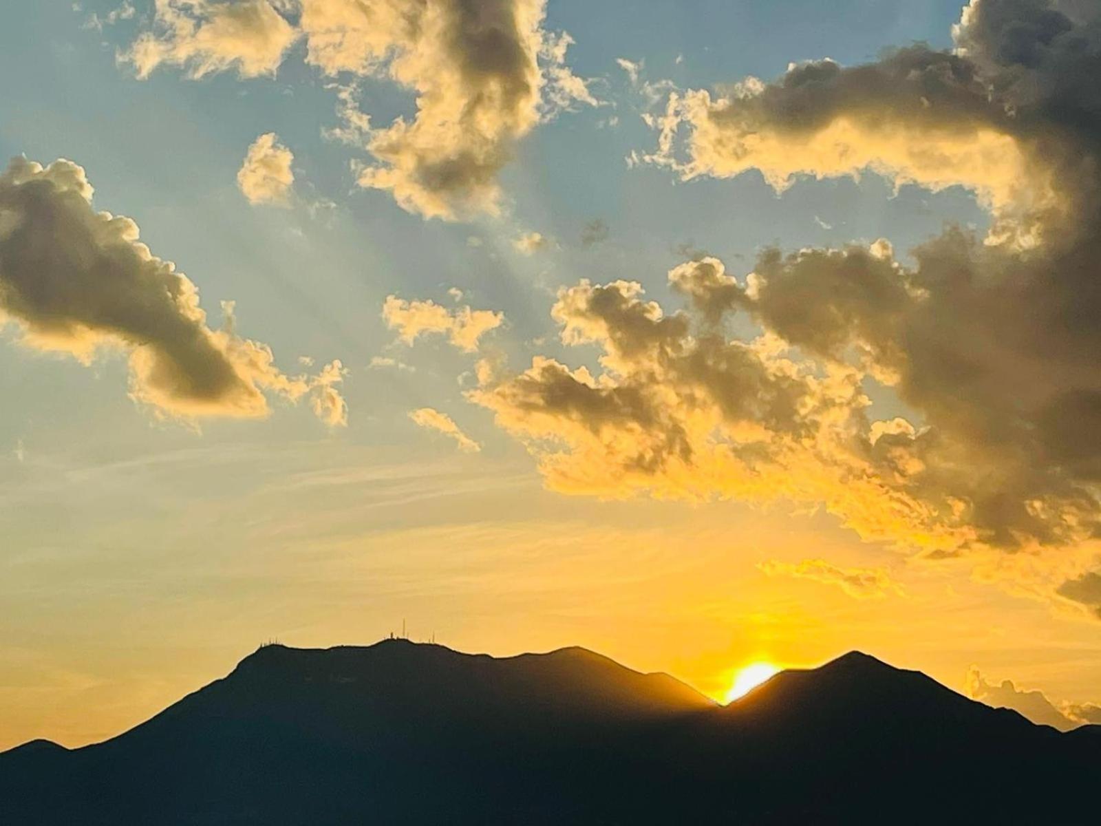 Villa Mandetta B&B Santo Stefano del Sole ภายนอก รูปภาพ