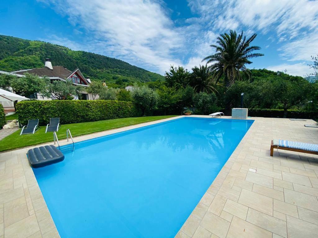 Villa Mandetta B&B Santo Stefano del Sole ภายนอก รูปภาพ
