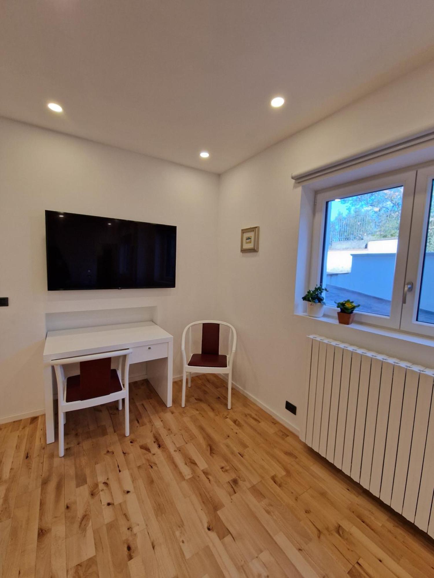 Villa Mandetta B&B Santo Stefano del Sole ภายนอก รูปภาพ